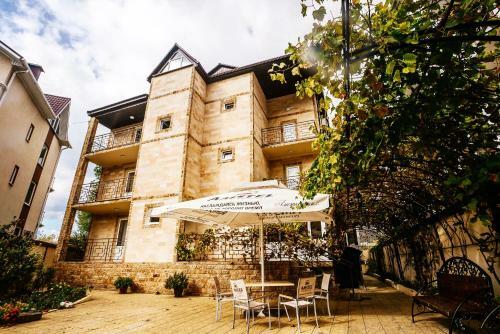 Hostal Violetta Guest House