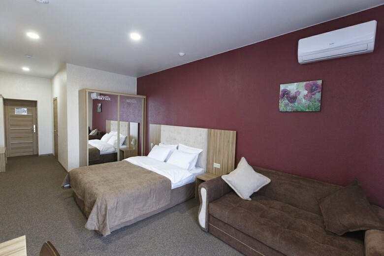 Sky Lux Hotel