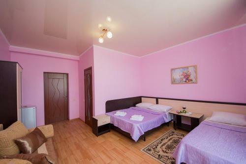 Hostal Penaty Guest House