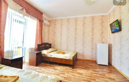 Hostal More Y Nas Guest House