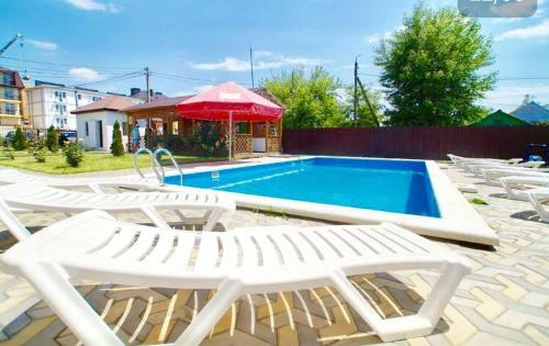 Hostal More Y Nas Guest House