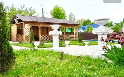Hostal More Y Nas Guest House