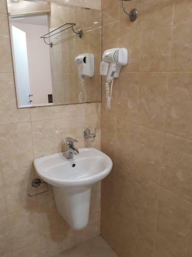 Hostal Guesthouse Lotos