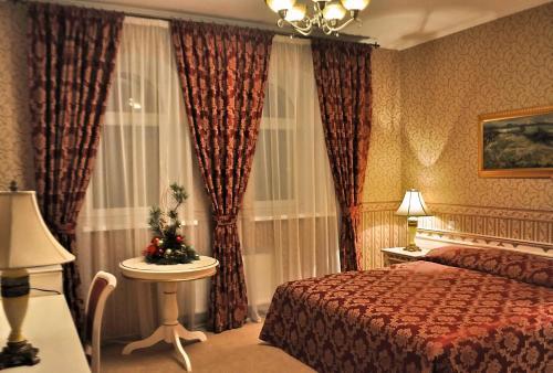 Dynastya Hotel