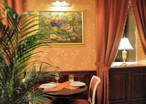 Dynastya Hotel