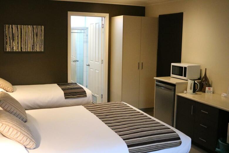 Hotel Sovereign Park Motor Inn
