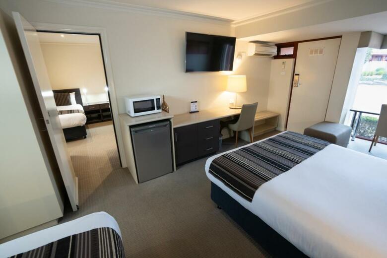 Hotel Sovereign Park Motor Inn