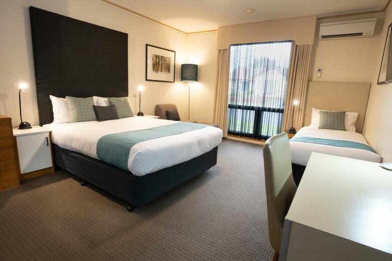 Hotel Sovereign Park Motor Inn