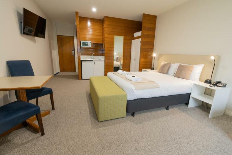 Hotel Sovereign Park Motor Inn