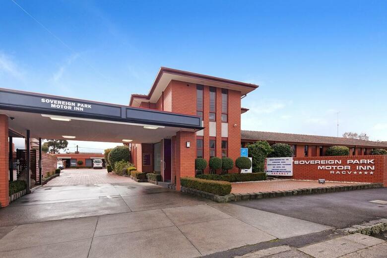 Hotel Sovereign Park Motor Inn