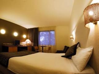 Golden Pebble Hotel