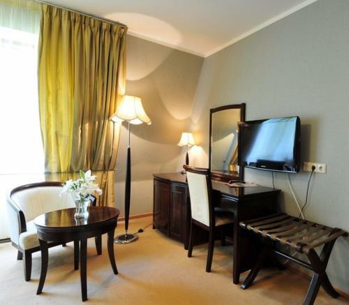 Greenway Park Hotel