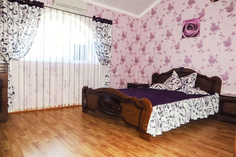 Hostal Kavkaz Hotel