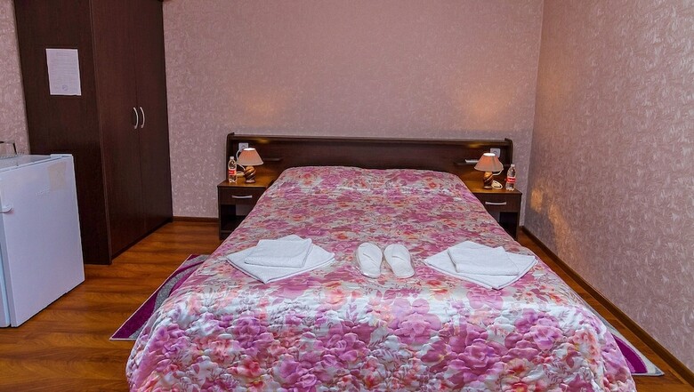 Hostal Kavkaz Hotel
