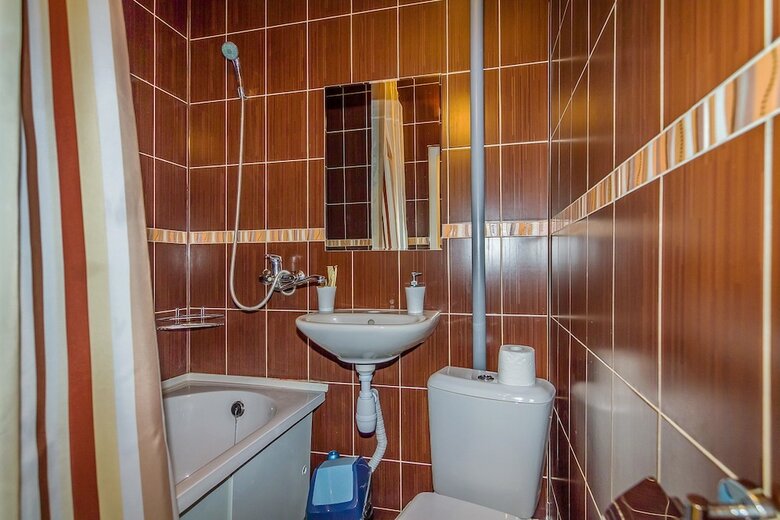 Hostal Kavkaz Hotel