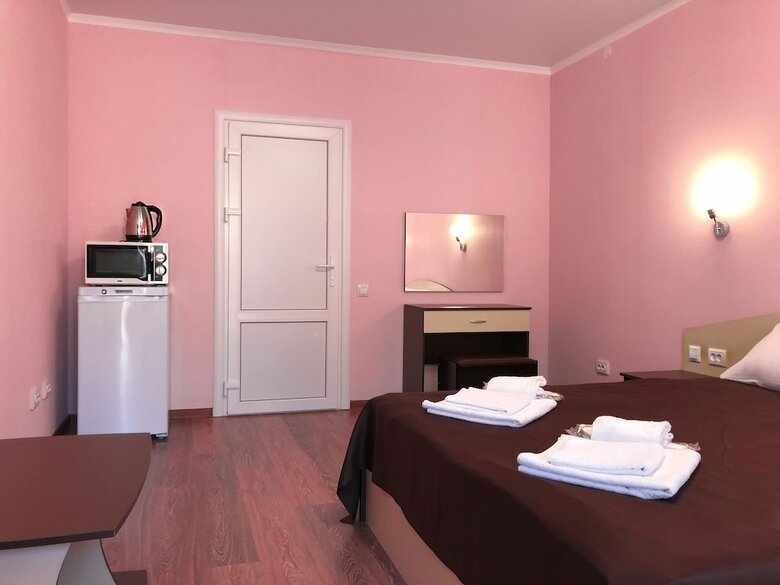 Hostal Kavkaz Hotel