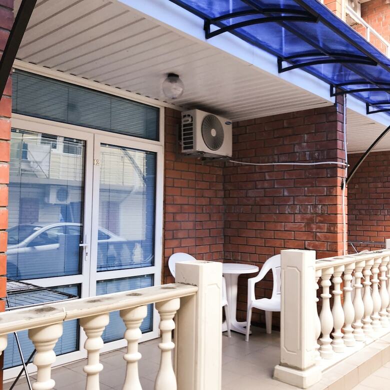 Hostal Kavkaz Hotel