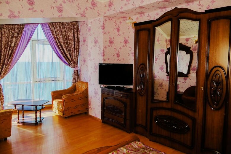 Hostal Kavkaz Hotel