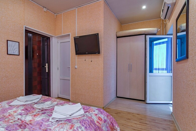 Hostal Kavkaz Hotel