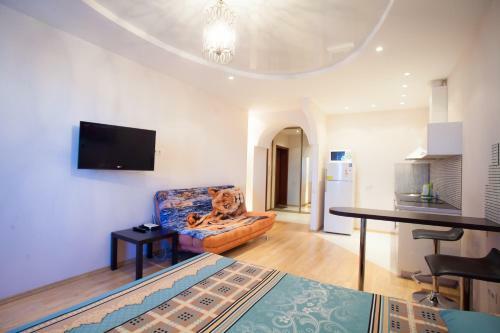 Apartment In The Center On Maslennikova 72