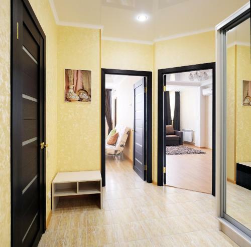 Apartment Crystal Na Revolutsii