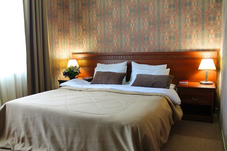 Hostal Nikolin Park Guest House