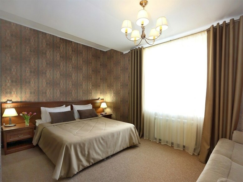 Hostal Nikolin Park Guest House