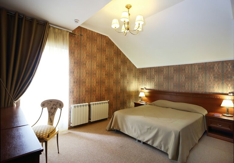 Hostal Nikolin Park Guest House