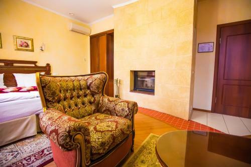 13 Chairs Boutique Hotel