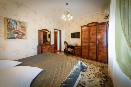 13 Chairs Boutique Hotel