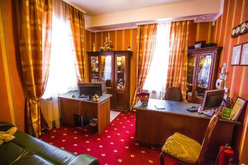 13 Chairs Boutique Hotel