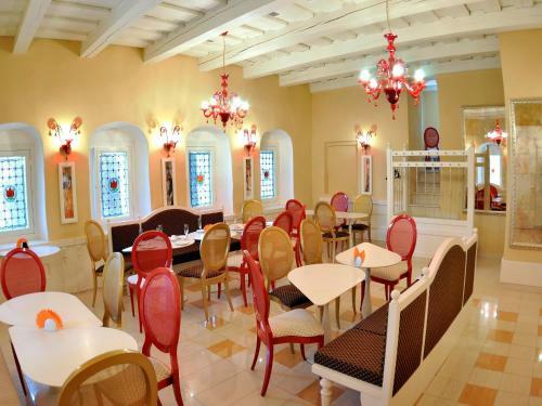 Hotel Dvor Podznoeva - Business Building