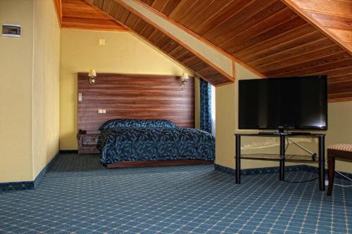 Hotel 903