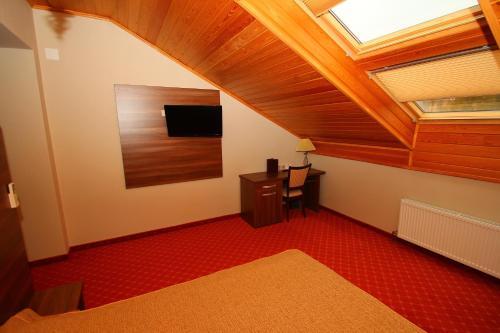Hotel 903