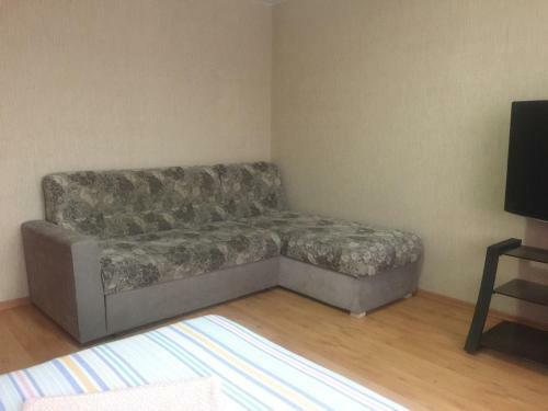 Apartment On Kommunalnaya 77