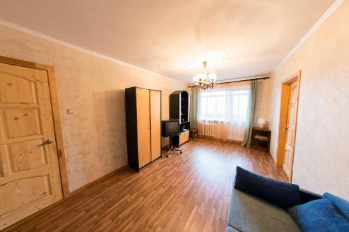 Apartment On Metallistov 3