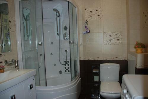 Apartment Svoi On Oranzhereynaya