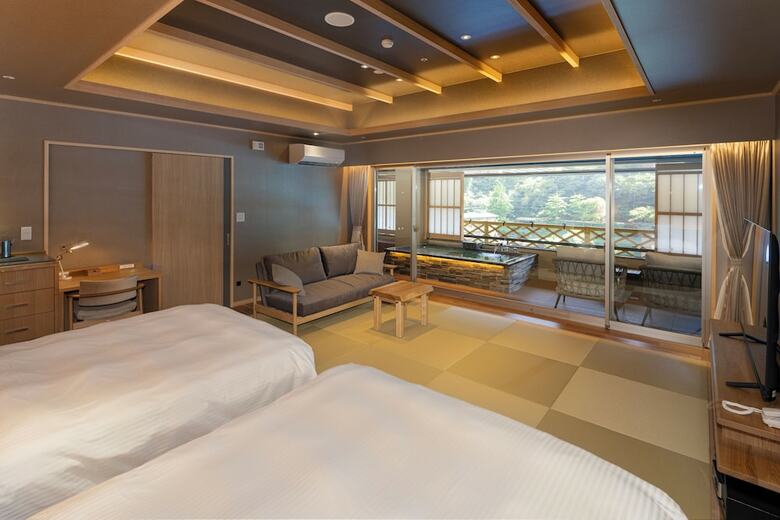 Hotel Okada