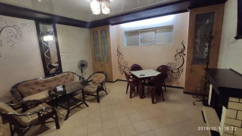Hostal Gostevoy Dom Na Rybatskoy