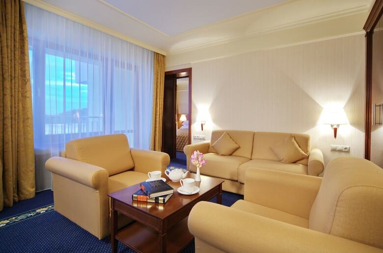 M`istra`l Hotel & Spa