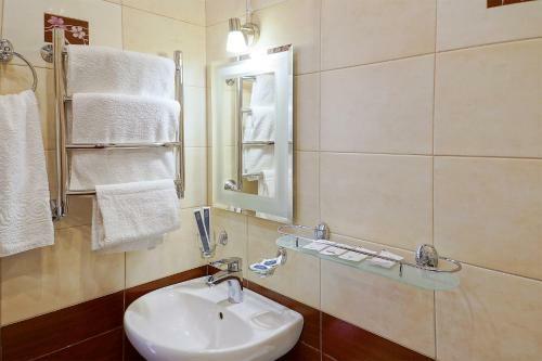 Aragon Hotel