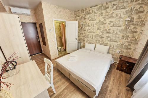 City - Hotel