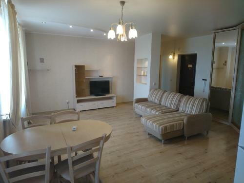 Apartment On Kommunisticheskaia 87