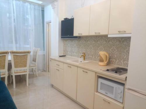 2 Bedroom Apartment Near The Sea