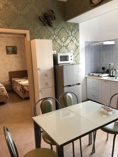 Apartment On Volzhskaya 42-3