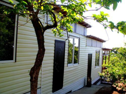 Hostal Felichita Guest House