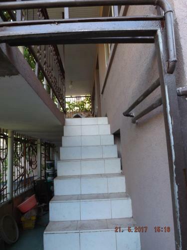 Hostal Guest House Zhora