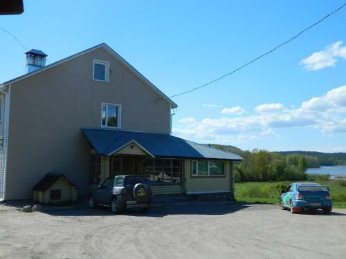 Hostal Dom U Ozera Hyumpelyayarvi