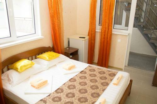 Hostal Saluton