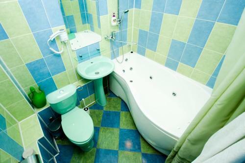 Apartment "kvartirniy Vopros" On Artema 89